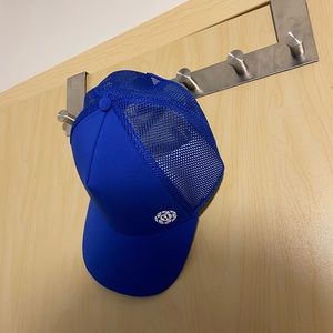 Lululemon men’s trucker hat (M/L)